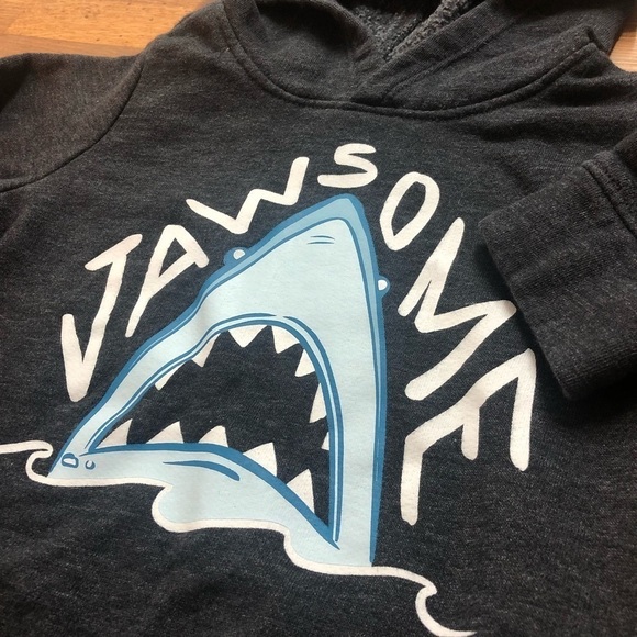 🎉3 For 15$🎉Old Navy Baby Boy Jawsome Shark Blue Hoodie Sweater Size 12-18 M - Picture 3 of 4
